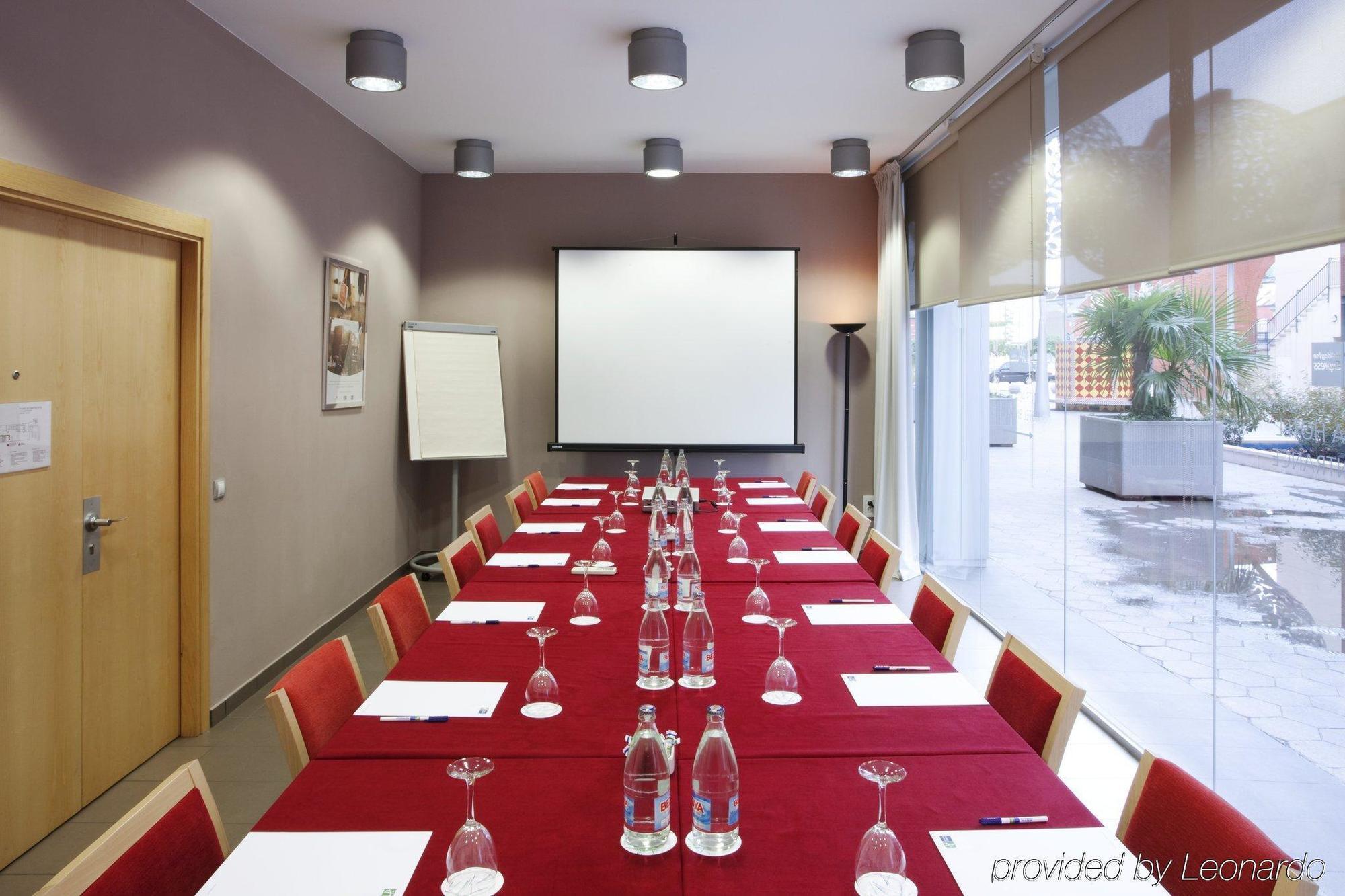 סאלט B&B Hotel Girona 3 מתקנים תמונה