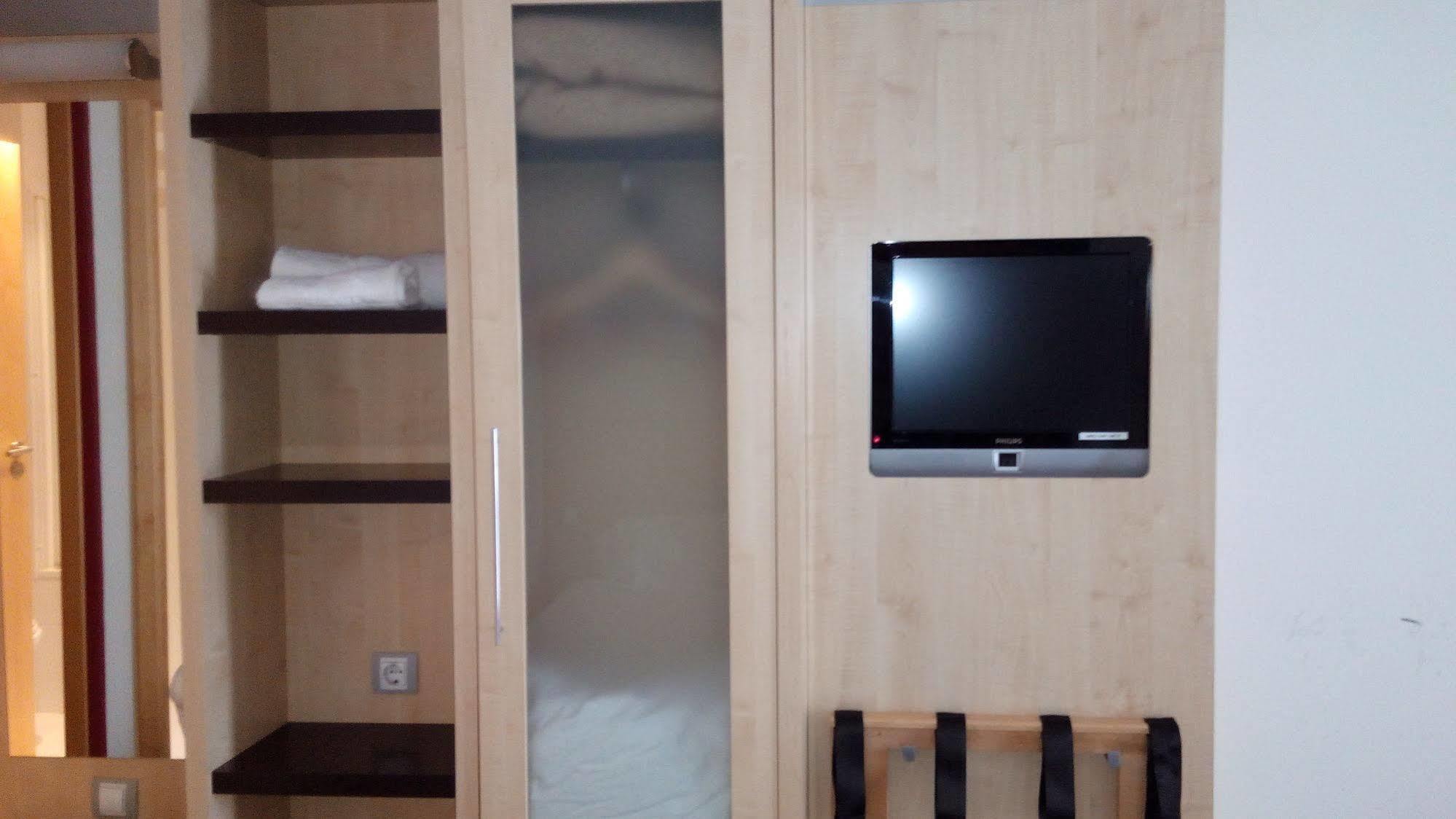 סאלט B&B Hotel Girona 3 מראה חיצוני תמונה